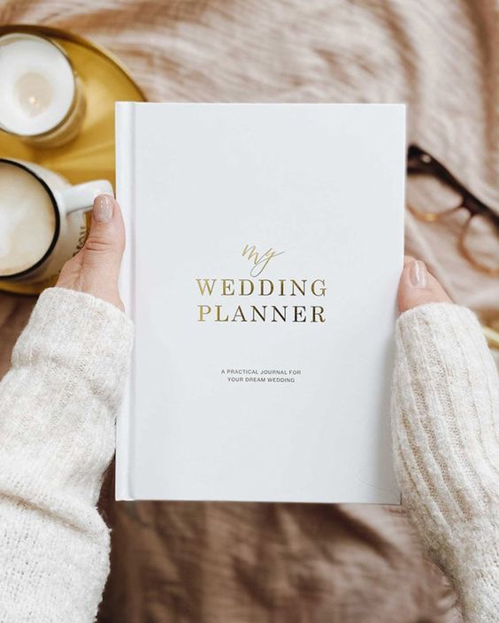 How to Handle Wedding Planning Stress Like a Pro